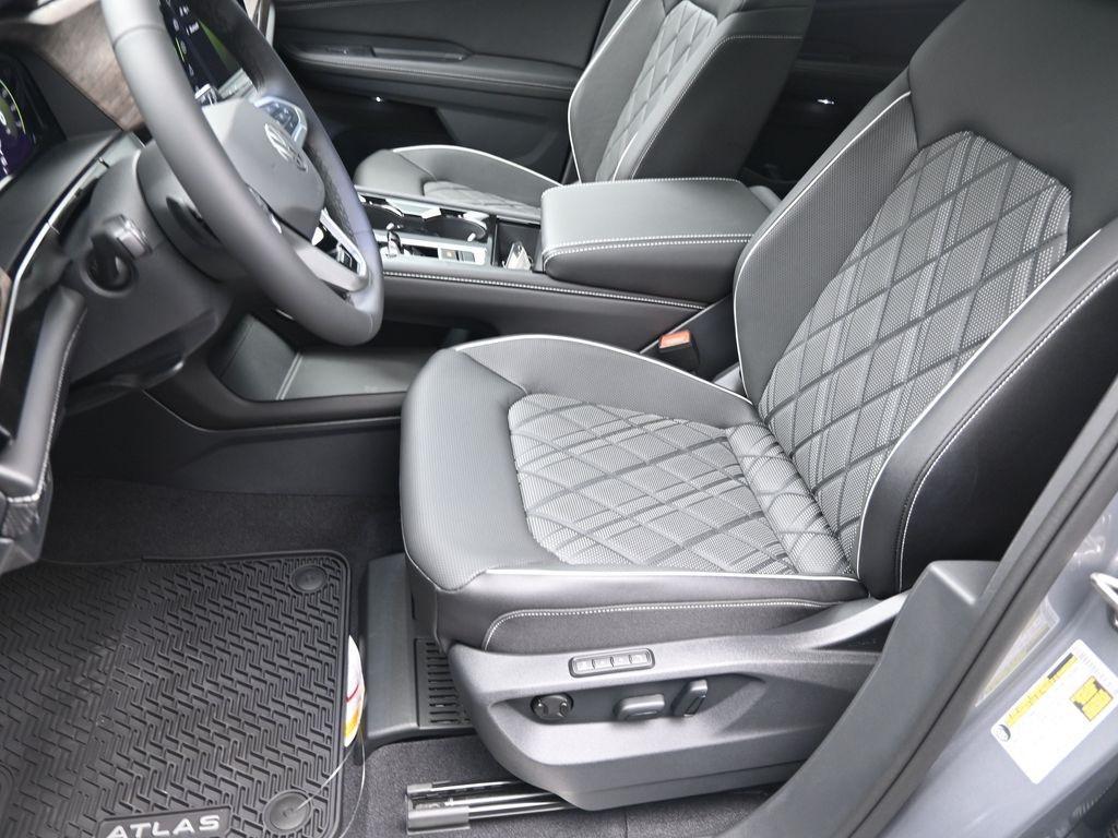 new 2026 Volkswagen Atlas car, priced at $57,693
