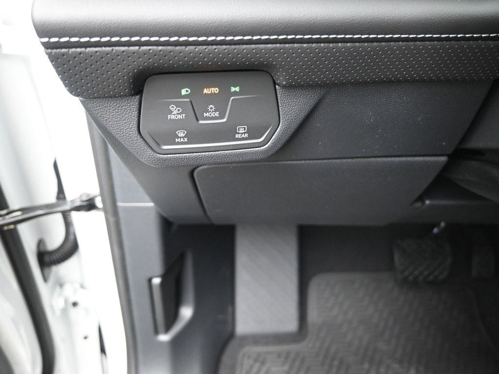 new 2025 Volkswagen Atlas car, priced at $41,000