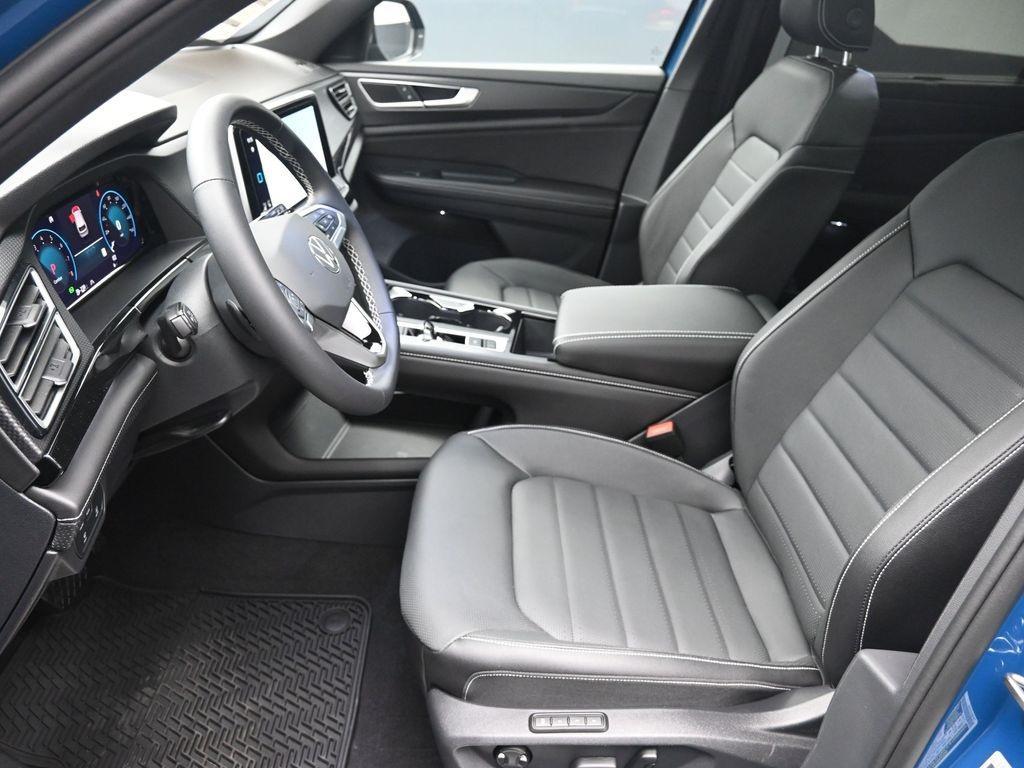 new 2026 Volkswagen Atlas Cross Sport car, priced at $50,978