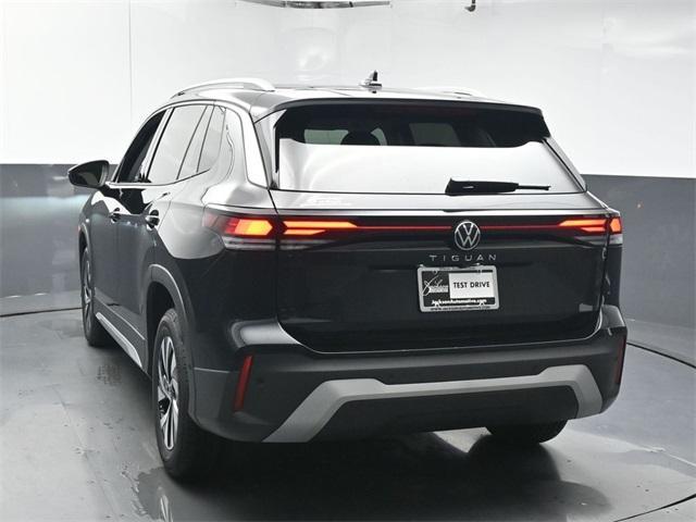 new 2025 Volkswagen Tiguan car, priced at $31,216