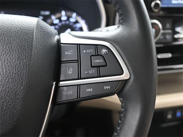 used 2022 Toyota Highlander car, priced at $33,931