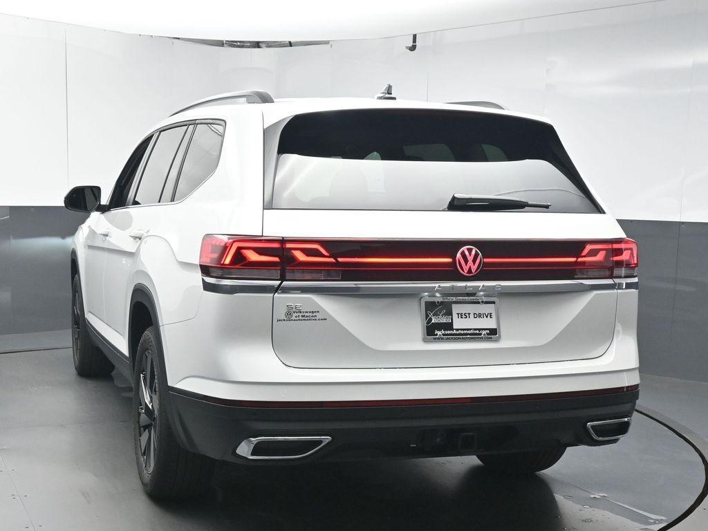 new 2026 Volkswagen Atlas car, priced at $48,677