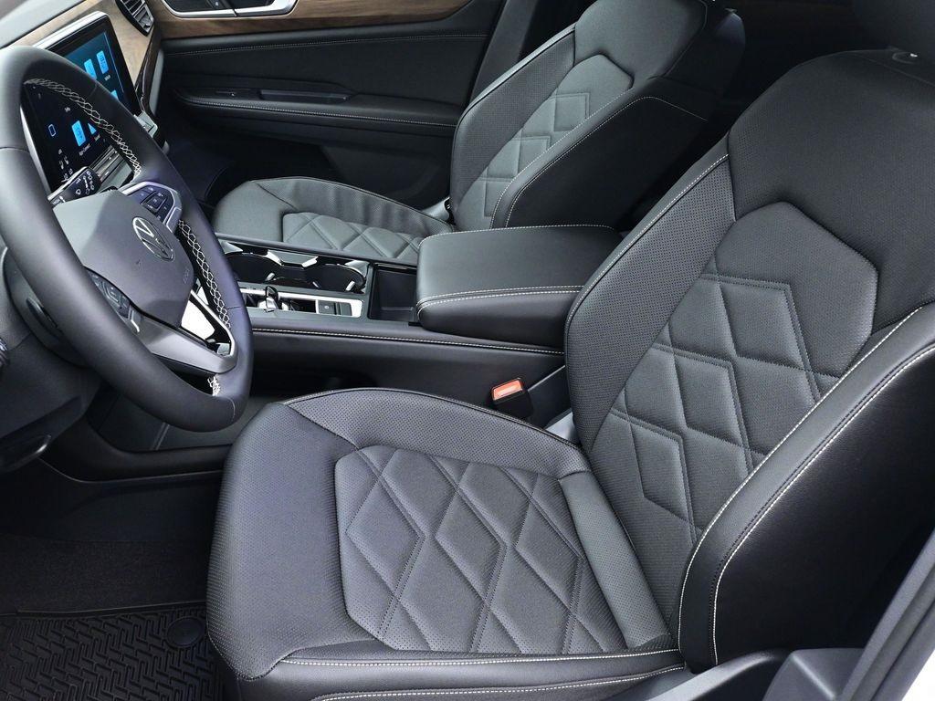 new 2026 Volkswagen Atlas car, priced at $48,677