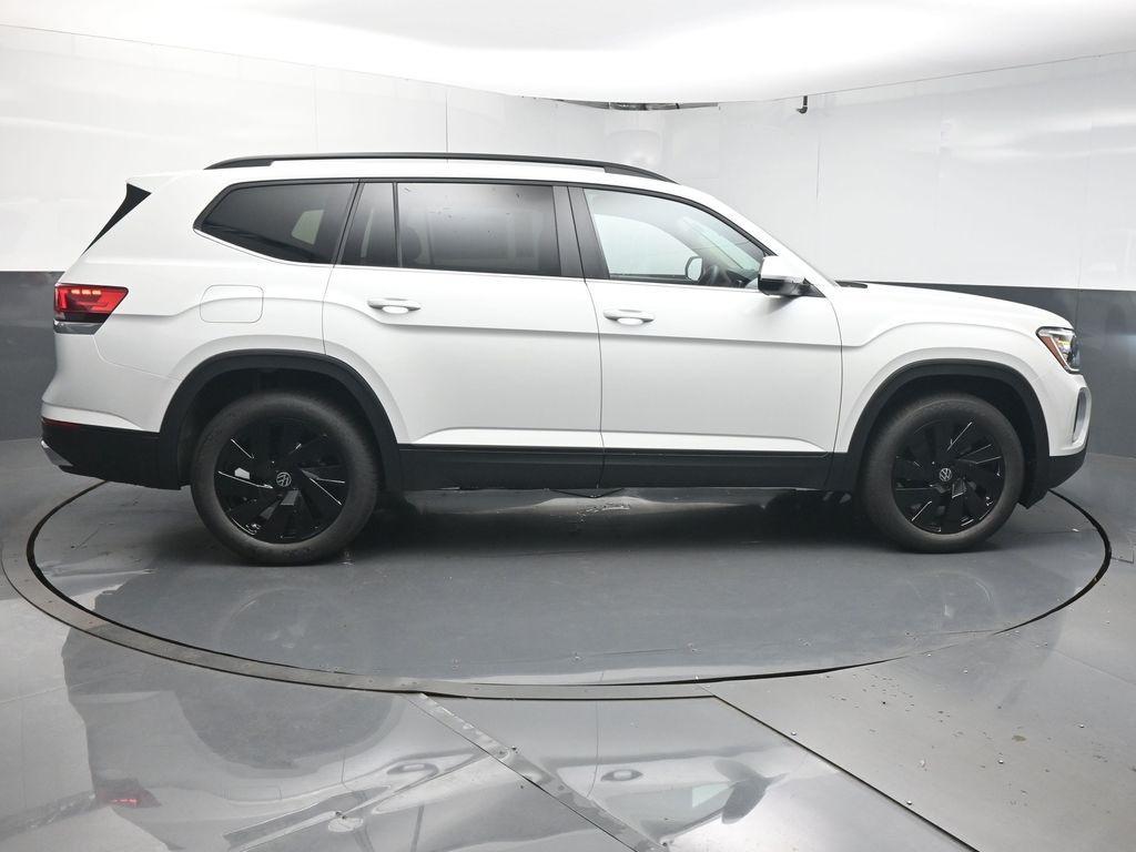 new 2026 Volkswagen Atlas car, priced at $48,677