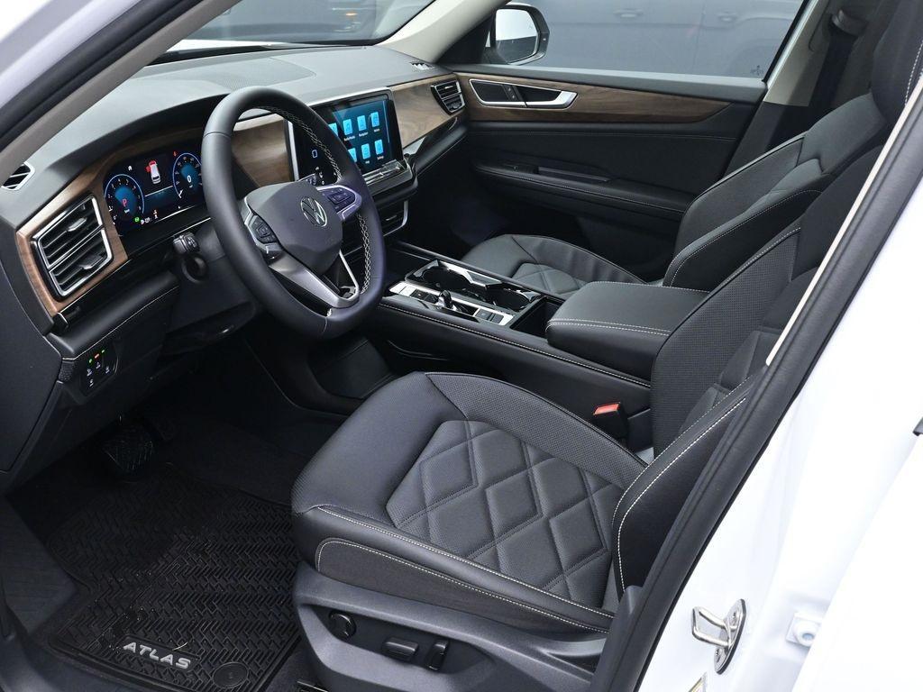 new 2026 Volkswagen Atlas car, priced at $48,677