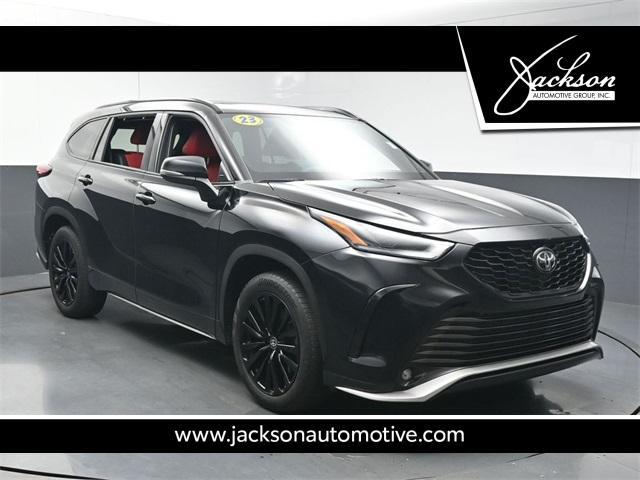 used 2023 Toyota Highlander car, priced at $43,764