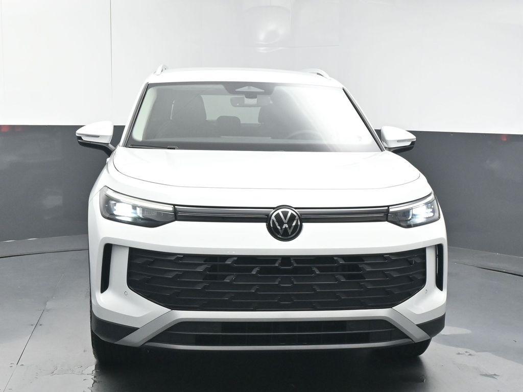 new 2025 Volkswagen Tiguan car, priced at $33,781