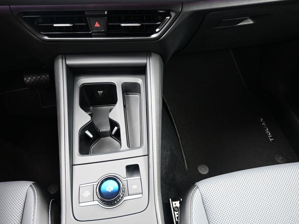 new 2025 Volkswagen Tiguan car, priced at $33,781