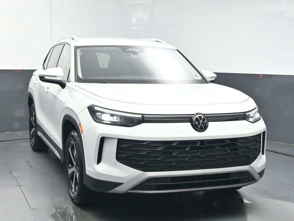 new 2025 Volkswagen Tiguan car, priced at $33,781