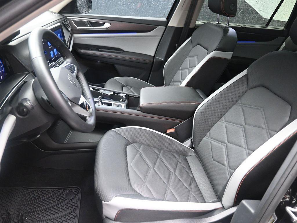 used 2025 Volkswagen Atlas car, priced at $45,126