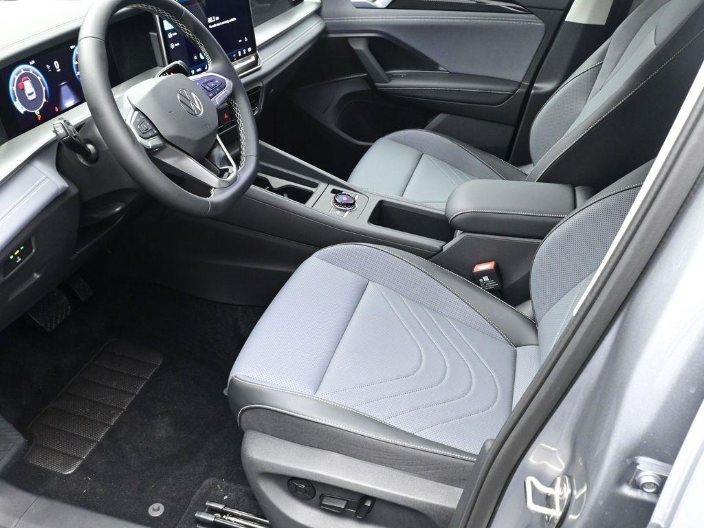 new 2025 Volkswagen Tiguan car, priced at $34,236
