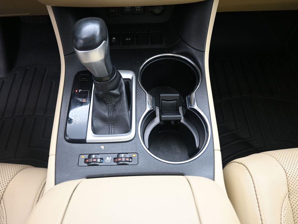 used 2018 Toyota Highlander car, priced at $18,916