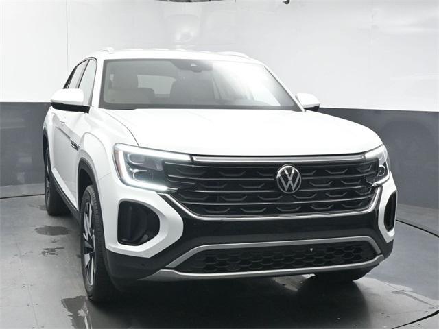 new 2025 Volkswagen Atlas Cross Sport car, priced at $43,821
