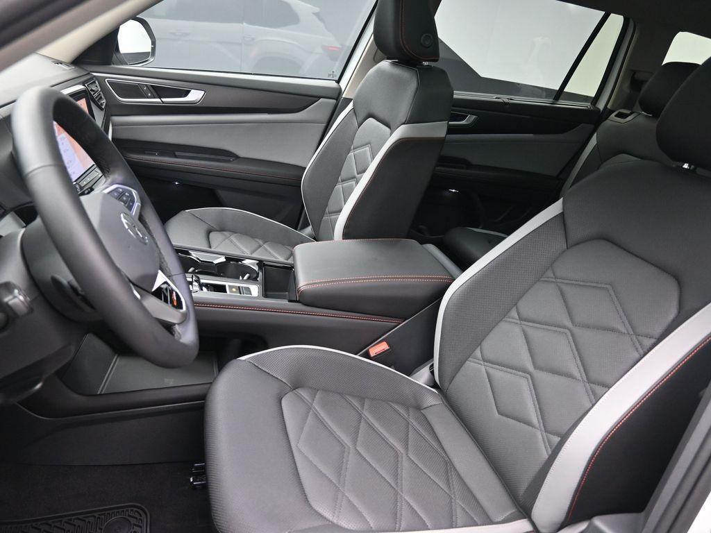 new 2025 Volkswagen Atlas car, priced at $48,601