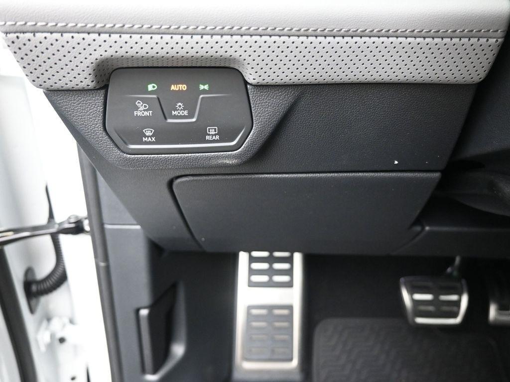 new 2025 Volkswagen Atlas car, priced at $48,601