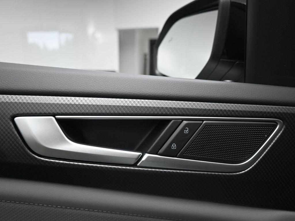 new 2025 Volkswagen Atlas car, priced at $48,601