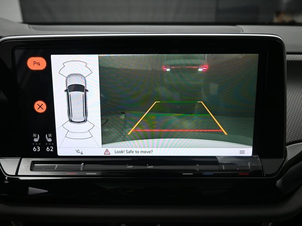 new 2025 Volkswagen Atlas car, priced at $48,601