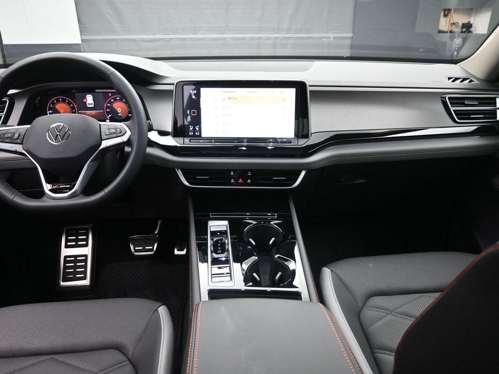 new 2025 Volkswagen Atlas car, priced at $48,601