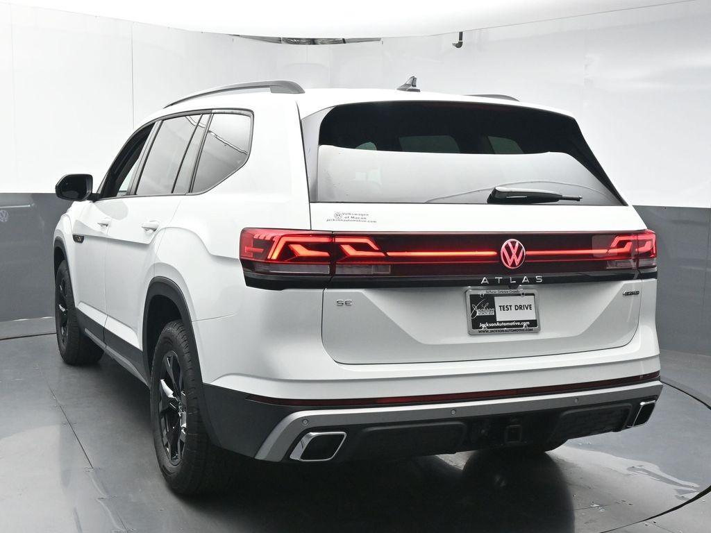 new 2025 Volkswagen Atlas car, priced at $48,601
