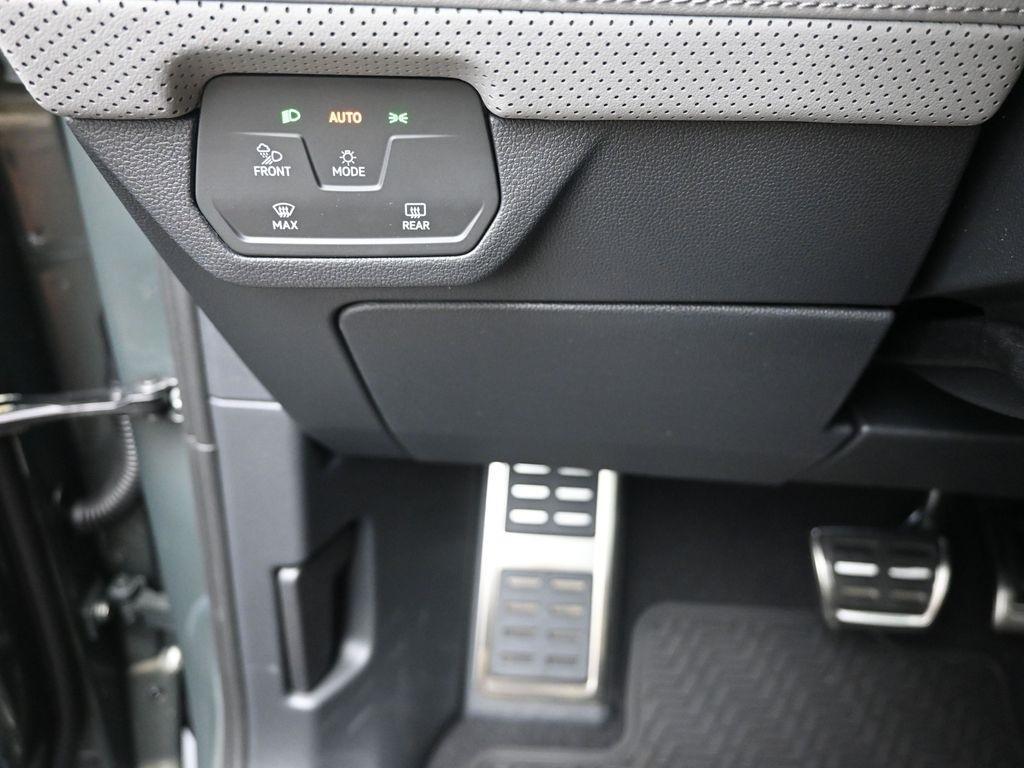 new 2025 Volkswagen Atlas car, priced at $45,101