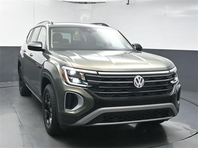 new 2025 Volkswagen Atlas car, priced at $47,601