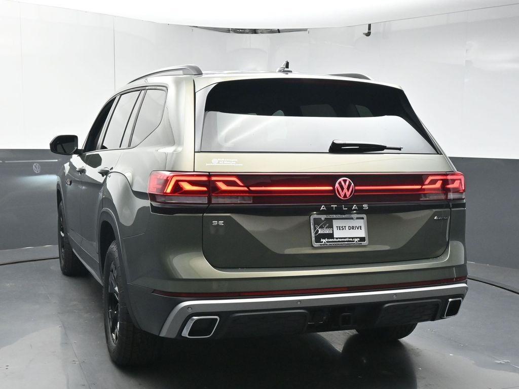 new 2025 Volkswagen Atlas car, priced at $45,101