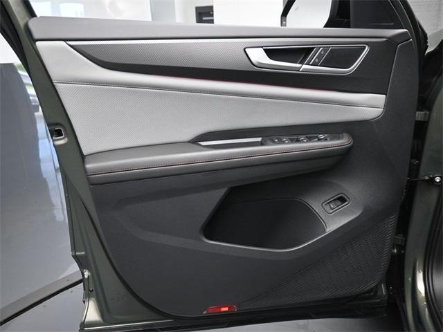 new 2025 Volkswagen Atlas car, priced at $47,601