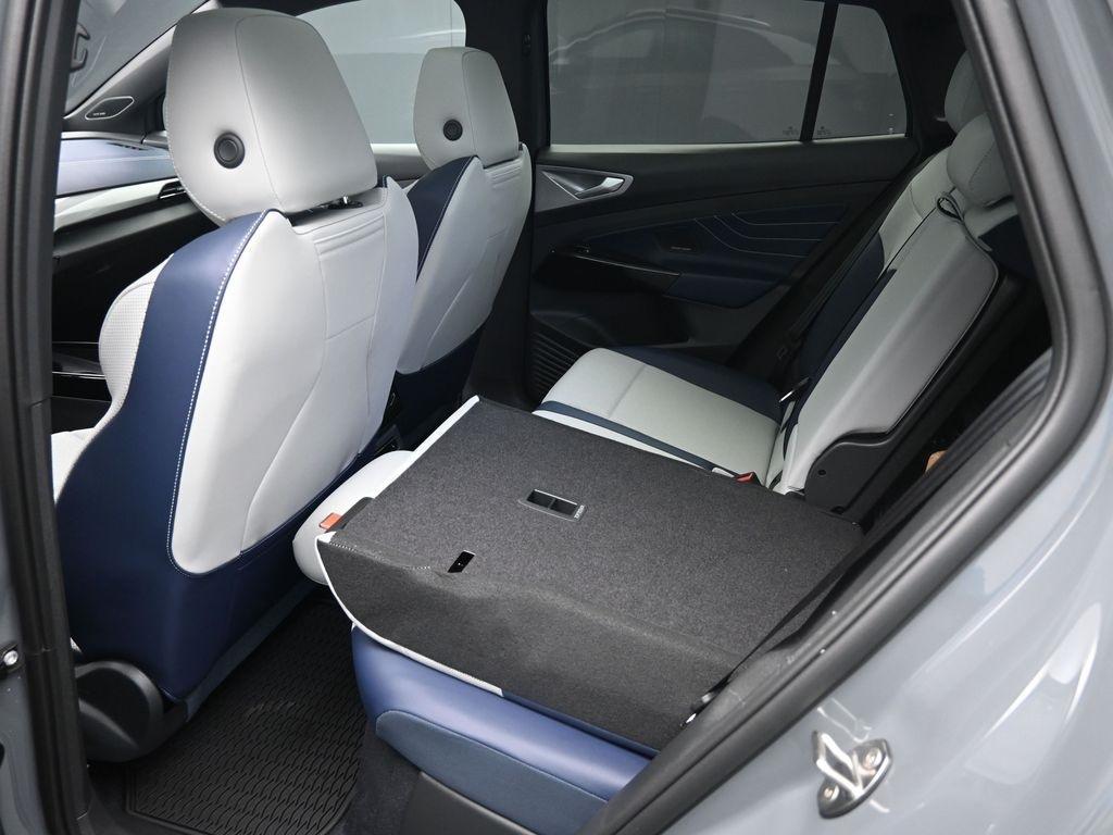 new 2025 Volkswagen ID.4 car, priced at $54,376