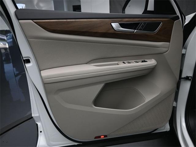 new 2025 Volkswagen Atlas car, priced at $38,576