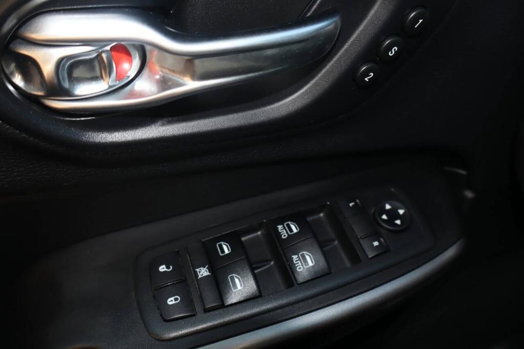 used 2019 Jeep Cherokee car, priced at $16,995