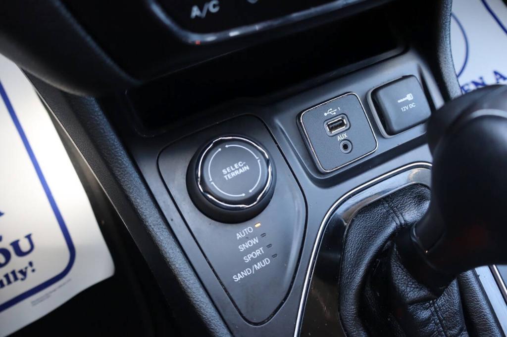 used 2019 Jeep Cherokee car, priced at $16,995