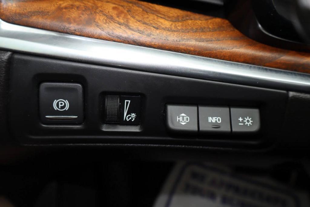 used 2021 Cadillac XT5 car, priced at $22,500