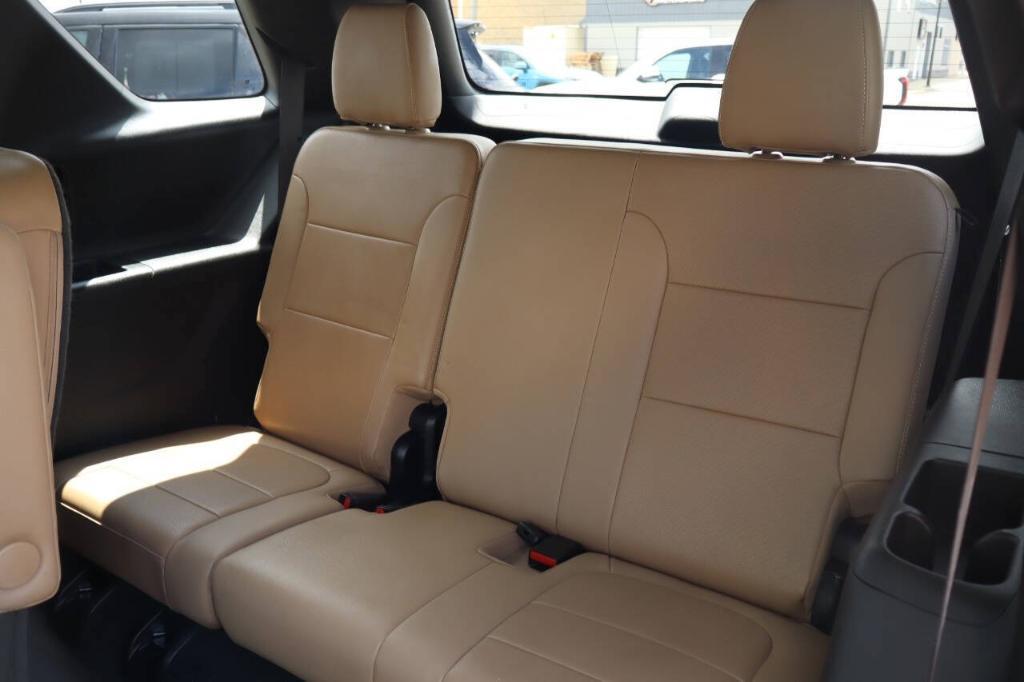 used 2023 Chevrolet Traverse car, priced at $30,900