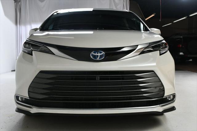 used 2021 Toyota Sienna car, priced at $39,900