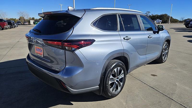 used 2024 Toyota Highlander car, priced at $44,997