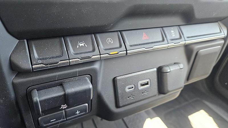 used 2024 Chevrolet Silverado 1500 car, priced at $31,999