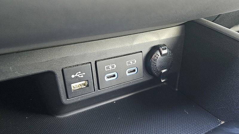 used 2022 Toyota Highlander car, priced at $34,299