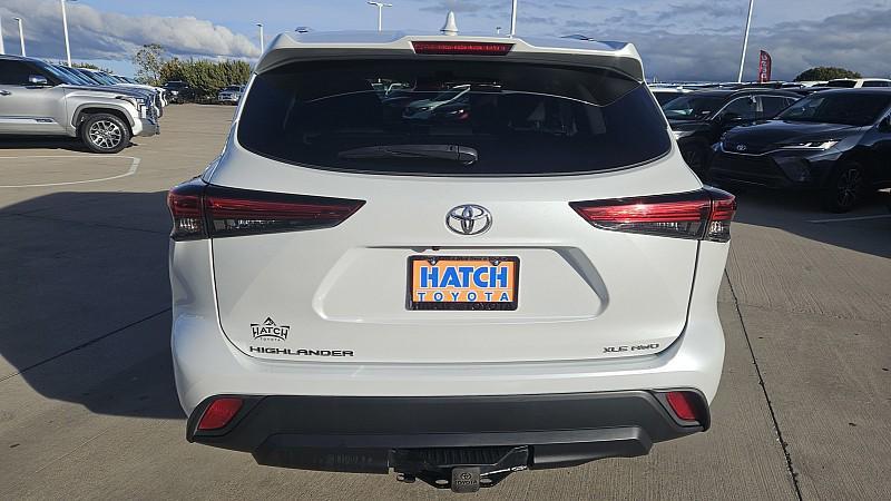 used 2022 Toyota Highlander car, priced at $34,299