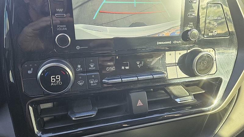 used 2022 Toyota Highlander car, priced at $34,299