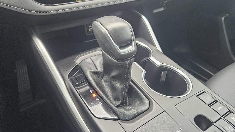 used 2024 Toyota Highlander car, priced at $39,999