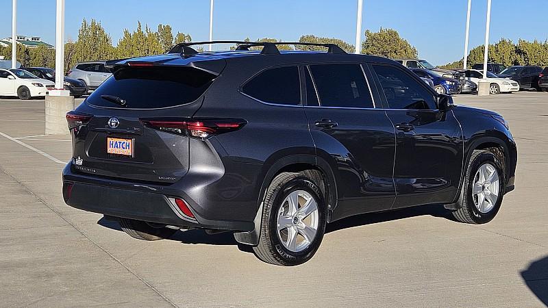 used 2024 Toyota Highlander car, priced at $39,999