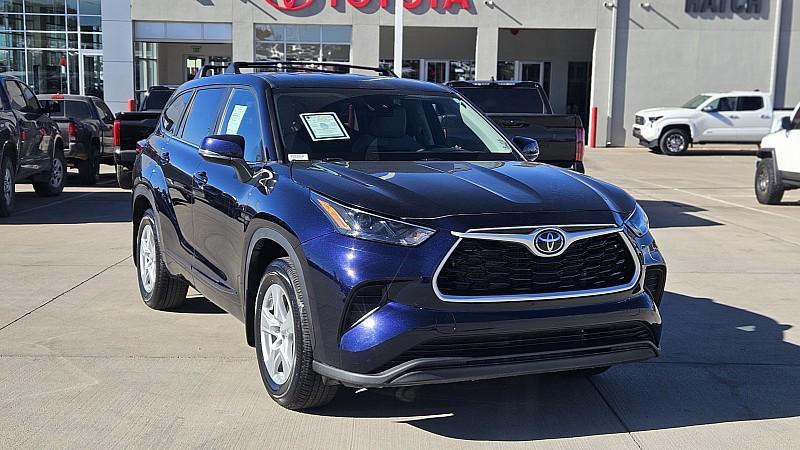 used 2023 Toyota Highlander car, priced at $34,977