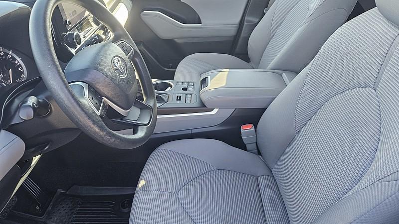 used 2023 Toyota Highlander car, priced at $35,999