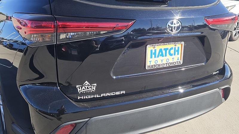 used 2023 Toyota Highlander car, priced at $35,999