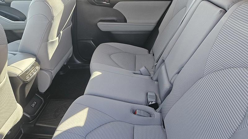 used 2023 Toyota Highlander car, priced at $35,999