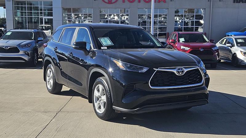 used 2023 Toyota Highlander car, priced at $35,999