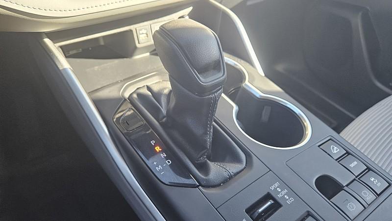 used 2023 Toyota Highlander car, priced at $35,999