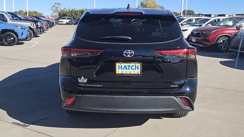used 2023 Toyota Highlander car, priced at $35,999