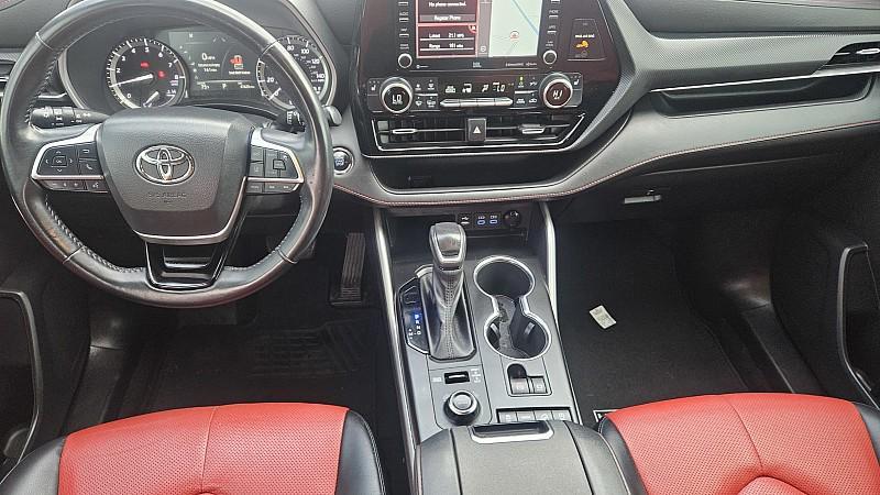 used 2022 Toyota Highlander car, priced at $39,499