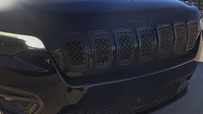 used 2023 Jeep Cherokee car, priced at $25,997